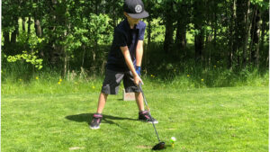 Read more about the article Introducing kids to the golf course