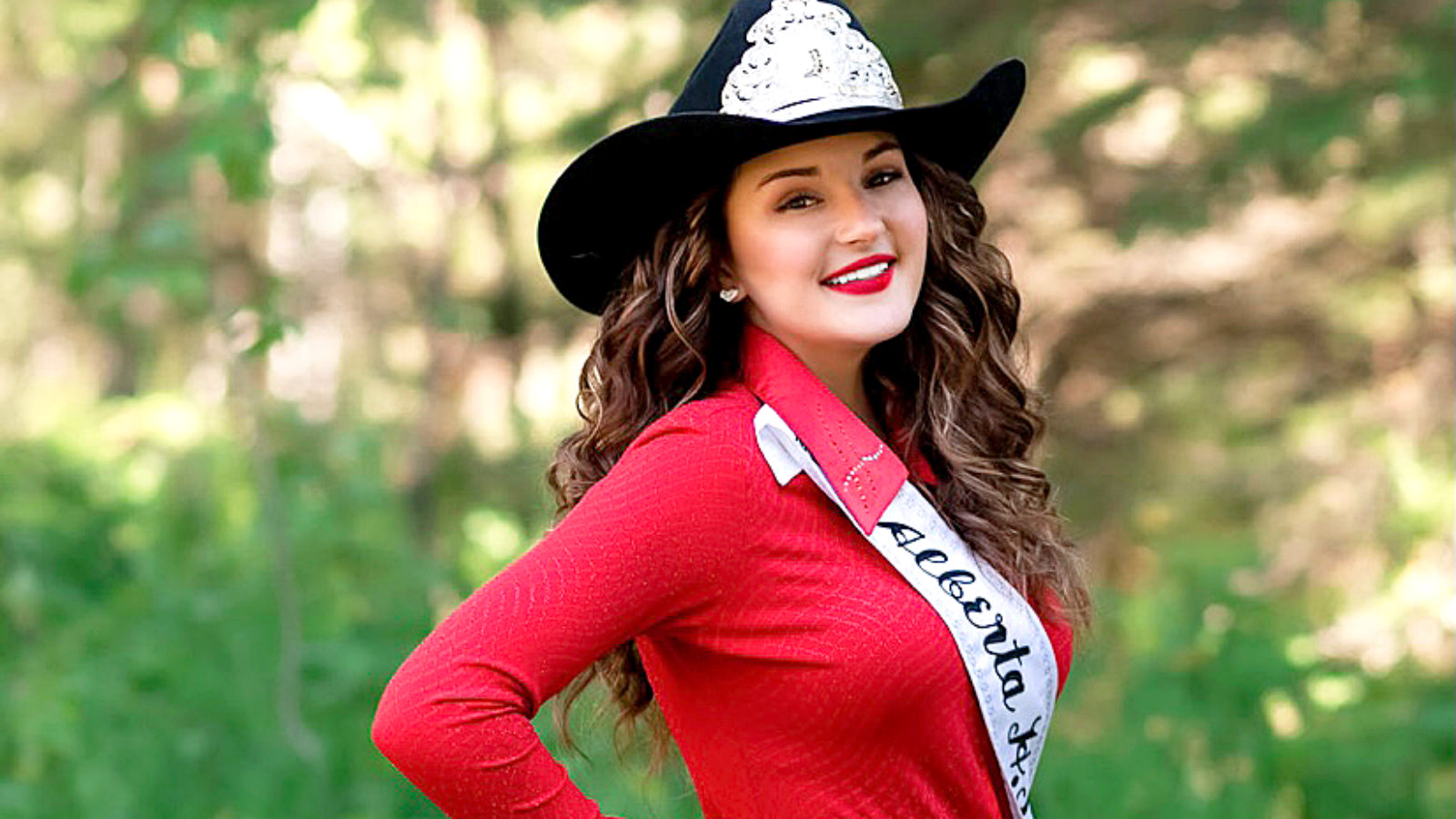 You are currently viewing Local teen crowned rodeo queen