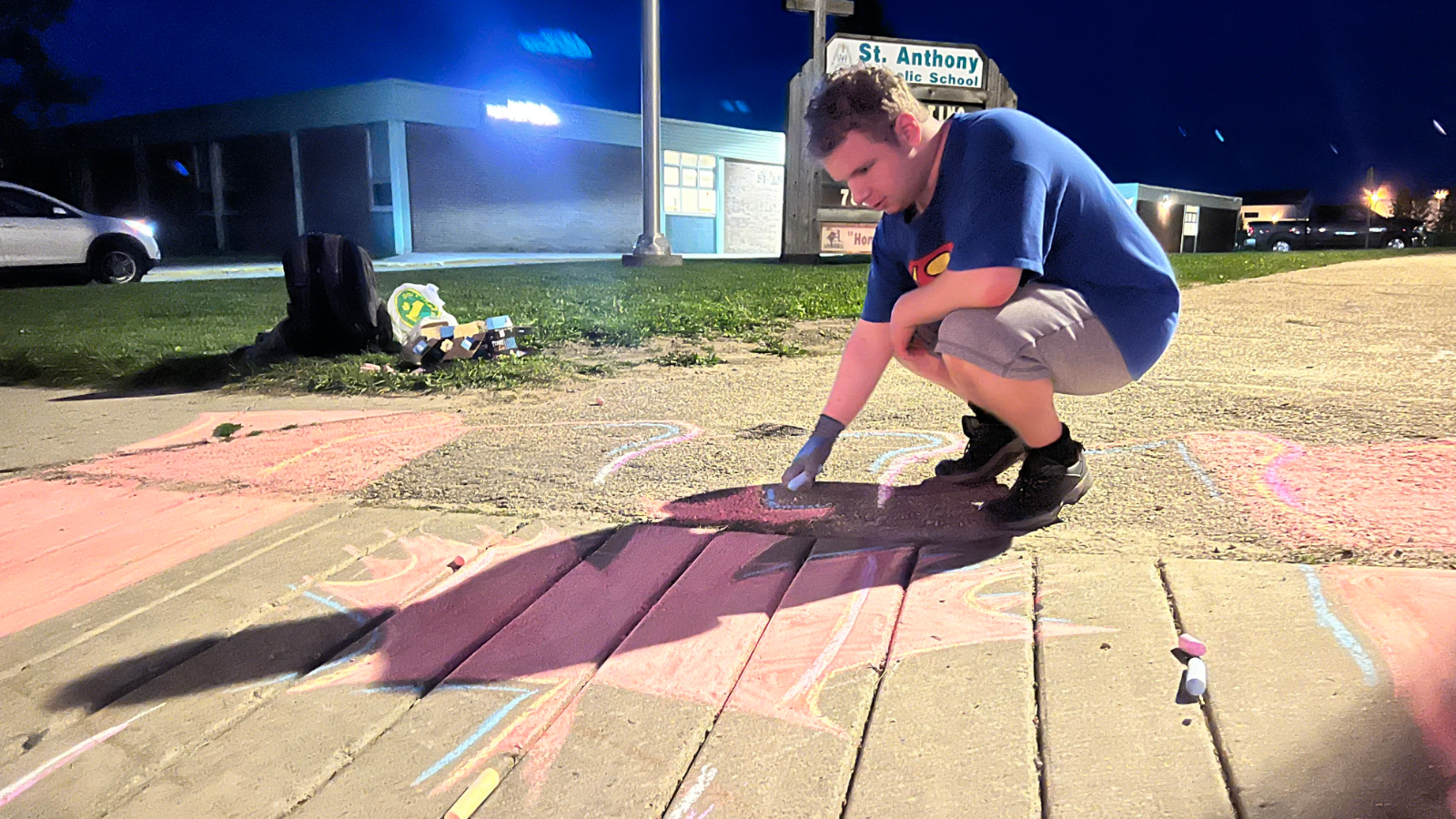You are currently viewing Chalk artist brightening community