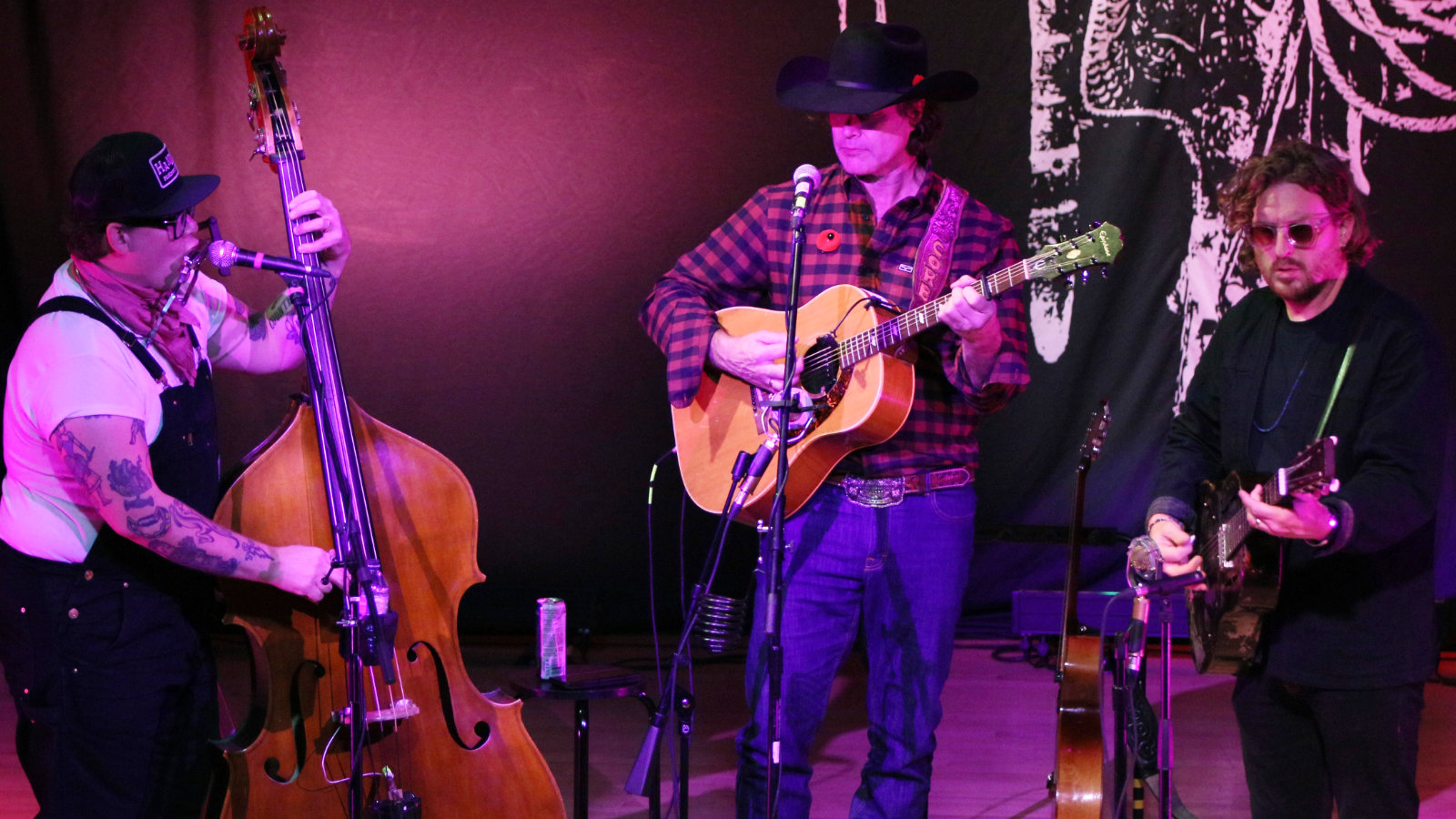 Read more about the article Corb Lund plays to a packed house